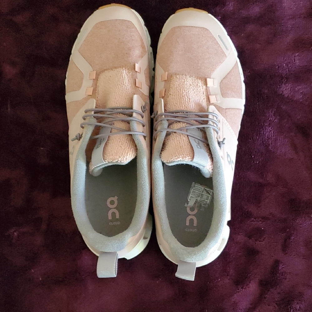 On Running Blush and Light Gray Athletic Shoes - Picture 7 of 7